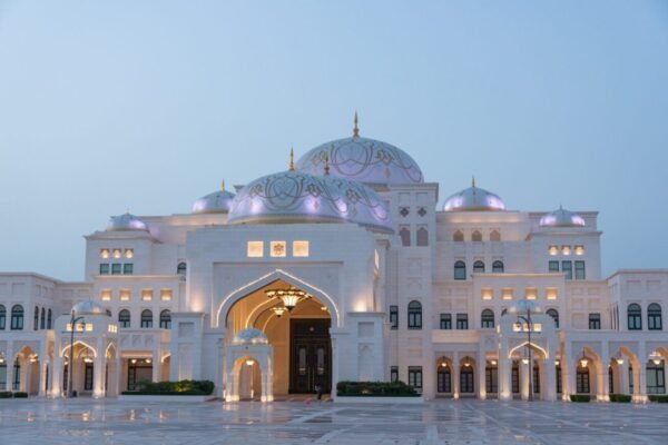 Abu Dhabi Tour With Qasr Al Watan & Grand Mosque